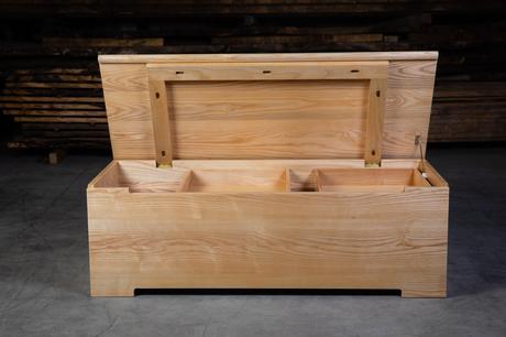 Helmsley Blanket Box