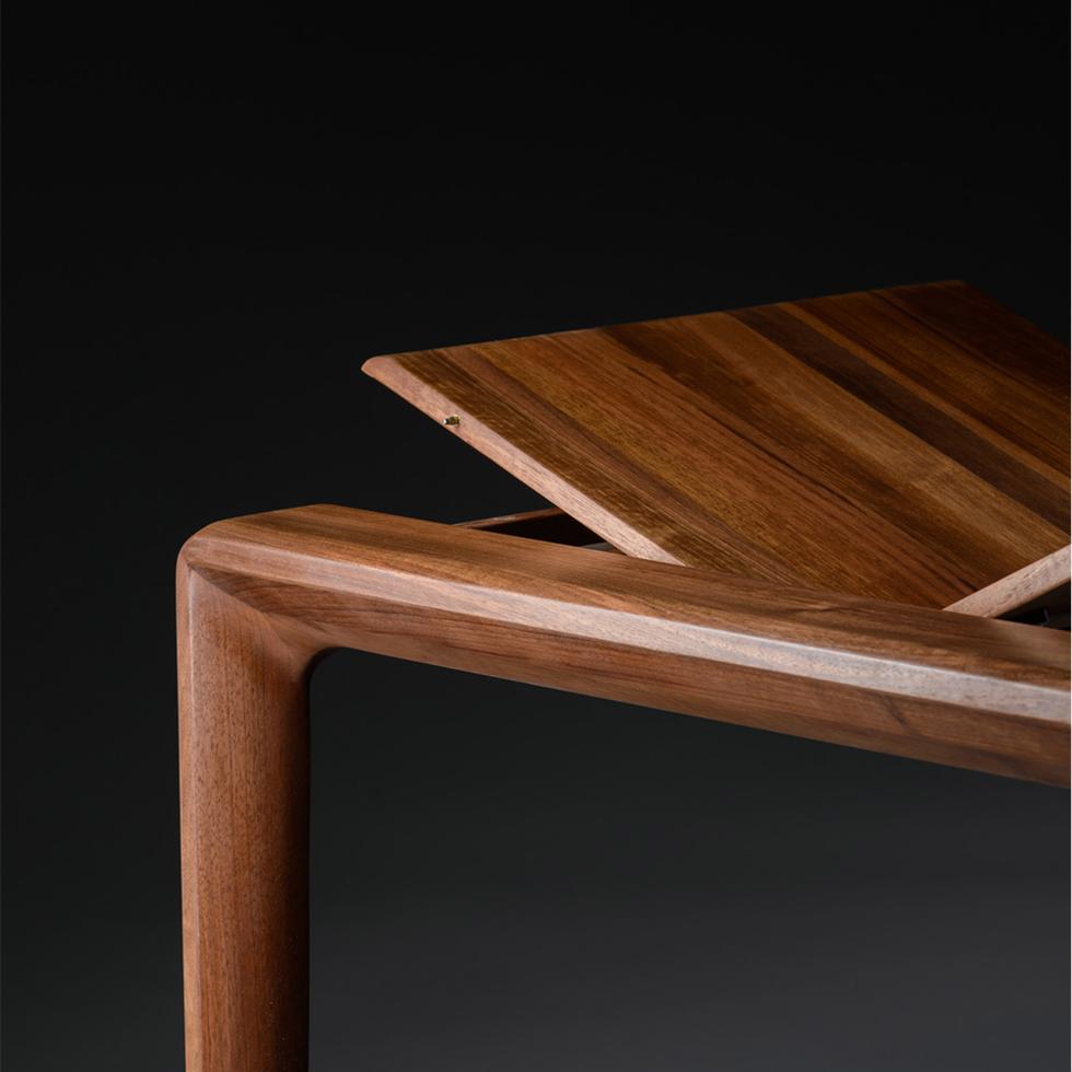 Artisan Invito Extending Table