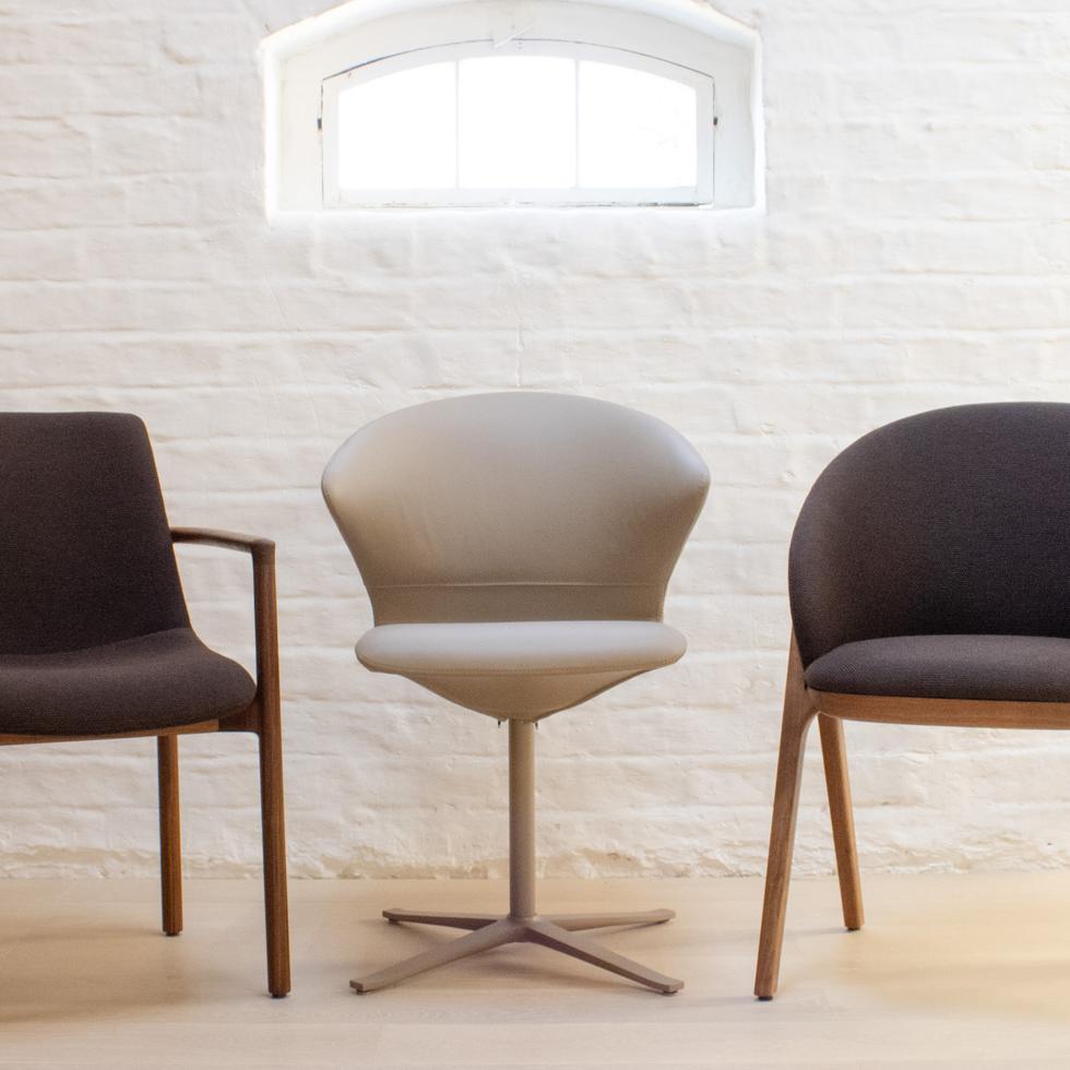  Rodam Oks Swivel Chair