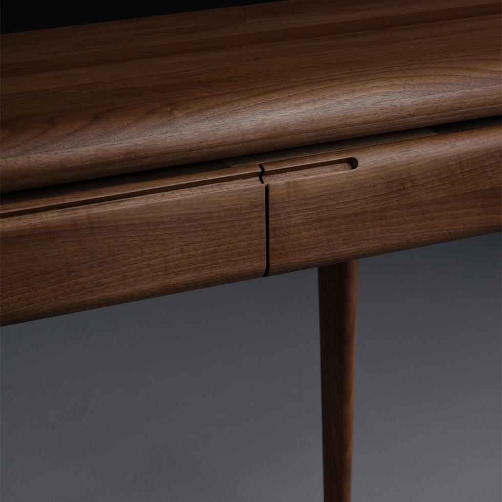 Latus Console Table